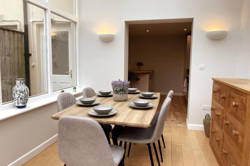 Вилла 3Bed House With Parking Short Walk To Bath Centre Экстерьер фото