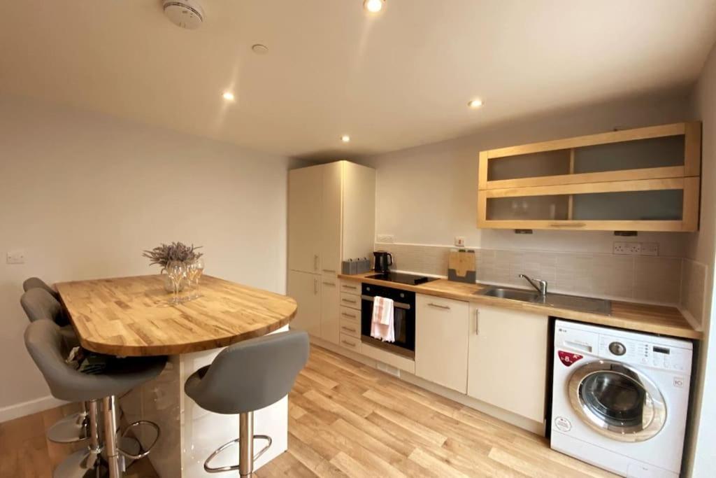 Вилла 3Bed House With Parking Short Walk To Bath Centre Экстерьер фото