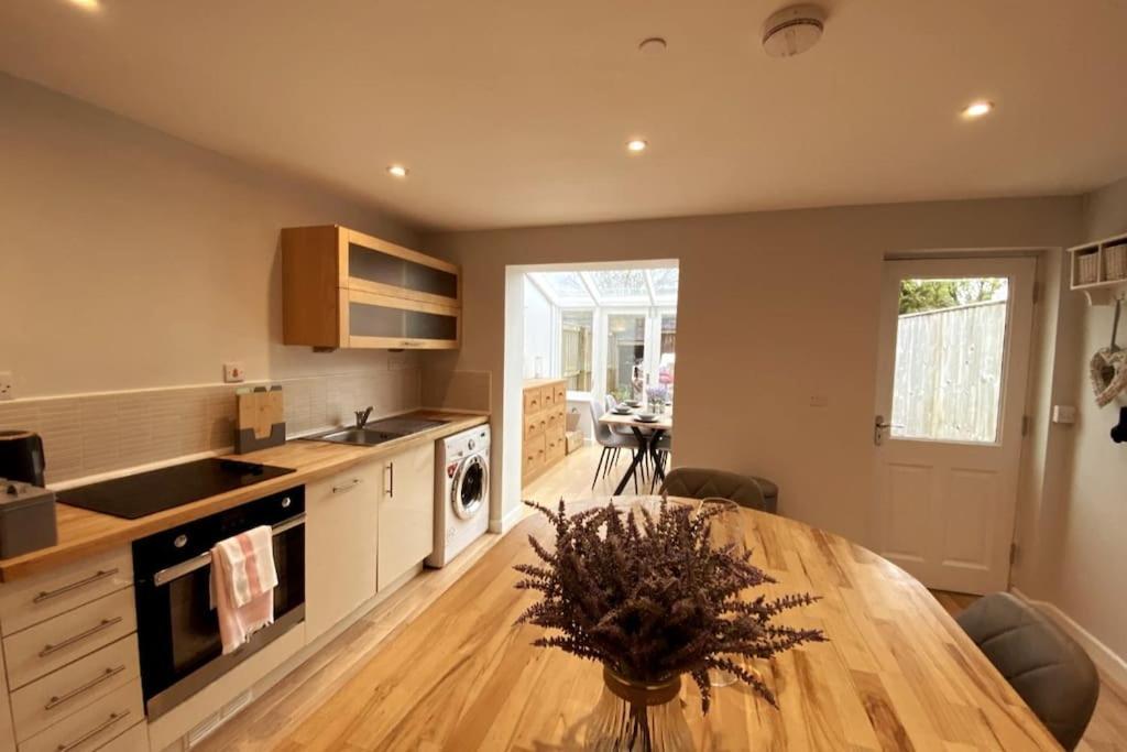 Вилла 3Bed House With Parking Short Walk To Bath Centre Экстерьер фото
